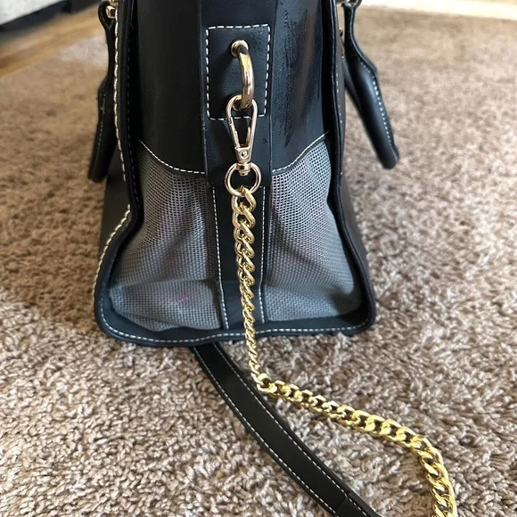 Elegant Black and gold pet carrier - Picture 4 of 11